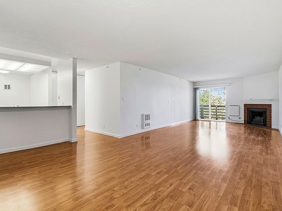 2nd image of 303 Philip Dr