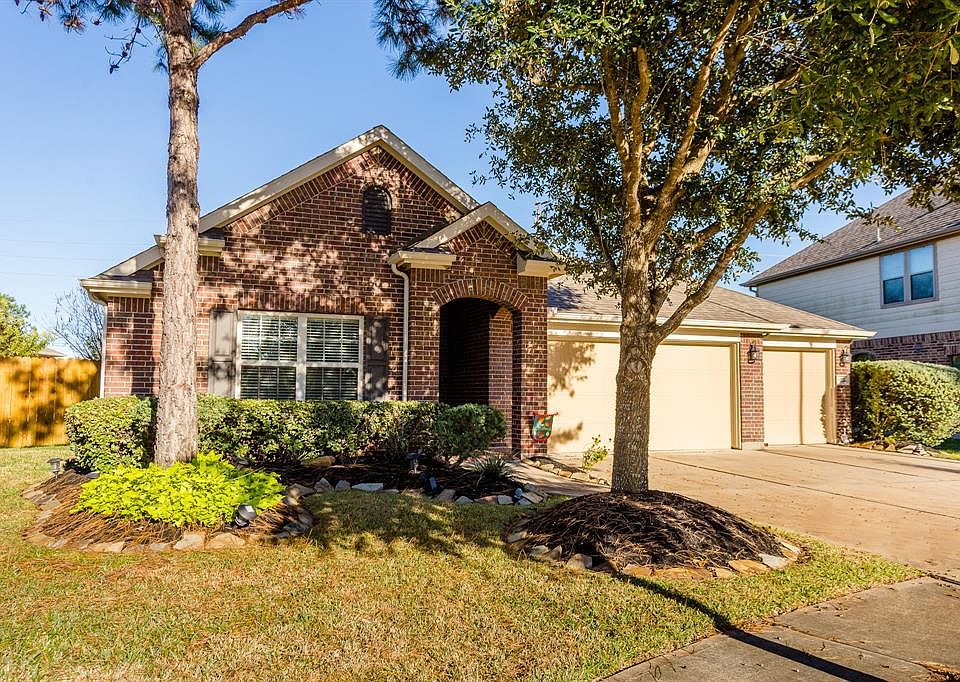 1st image of 19522 Hayden Grove Dr