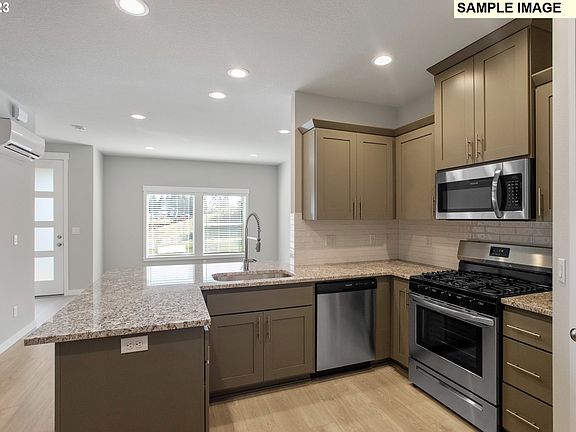 5th image of 17920 NE 47th Ave #9