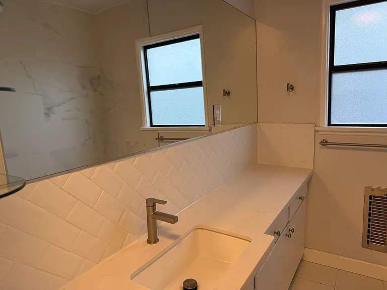 1222 McClellan Dr #6 — Photo 12