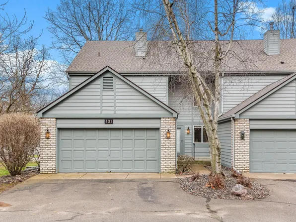 101 Wildwood Bay Dr, Saint Paul, MN 55115