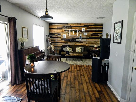 5th image of 2044 Friar Tuck Ln