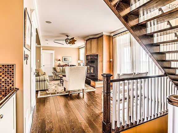 4th image of 263 Harbourside Dr