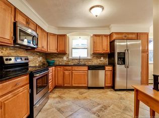 40 Alcove St, Meriden, CT 06451