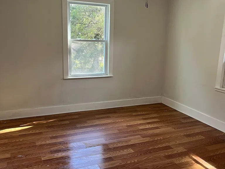 96 Lauras Ln — Photo 3