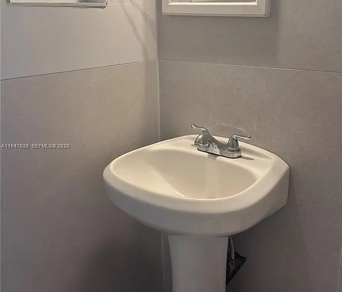 921 N 17th Ct #925 — Photo 17