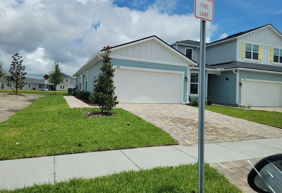1st image of 808 Cherry Elm Dr