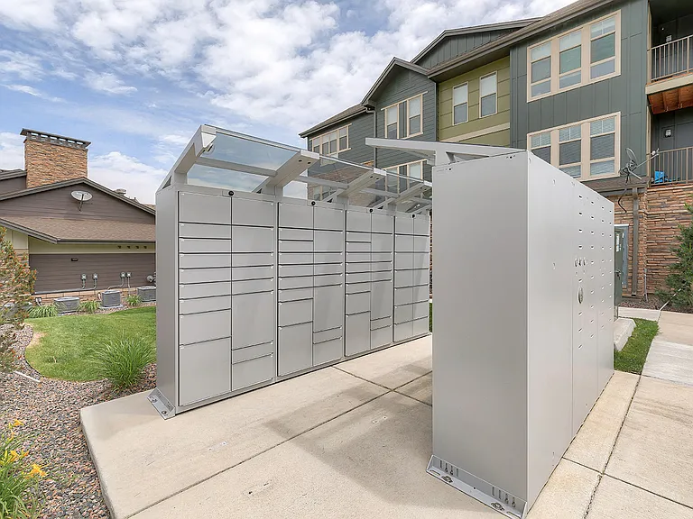 24-Hour package pick-up with package lockers