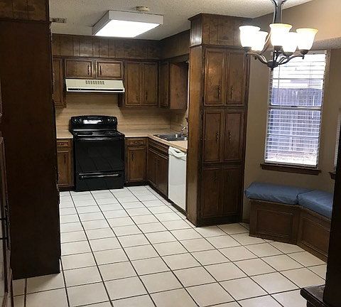 3rd image of 4302 Thornberry Dr