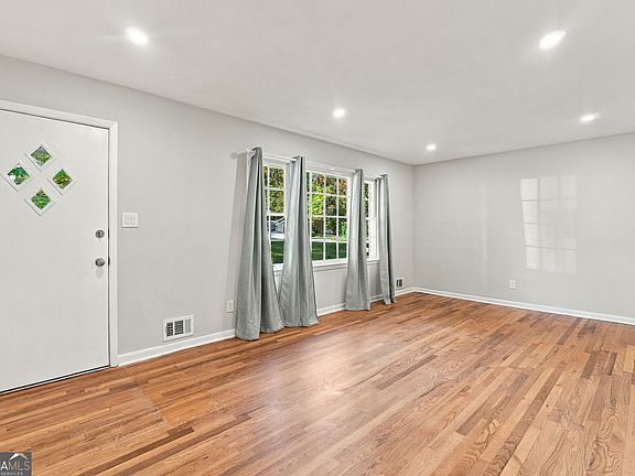 4th image of 751 Smithstone Rd SE