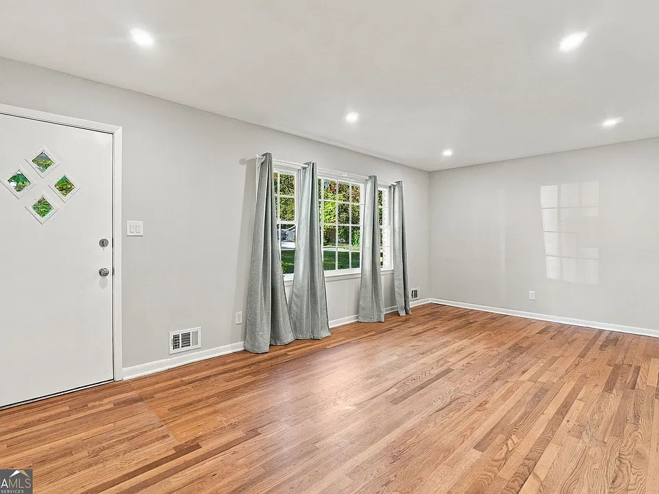 751 Smithstone Rd SE