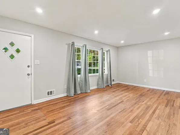 751 Smithstone Rd SE, Marietta, GA 30067