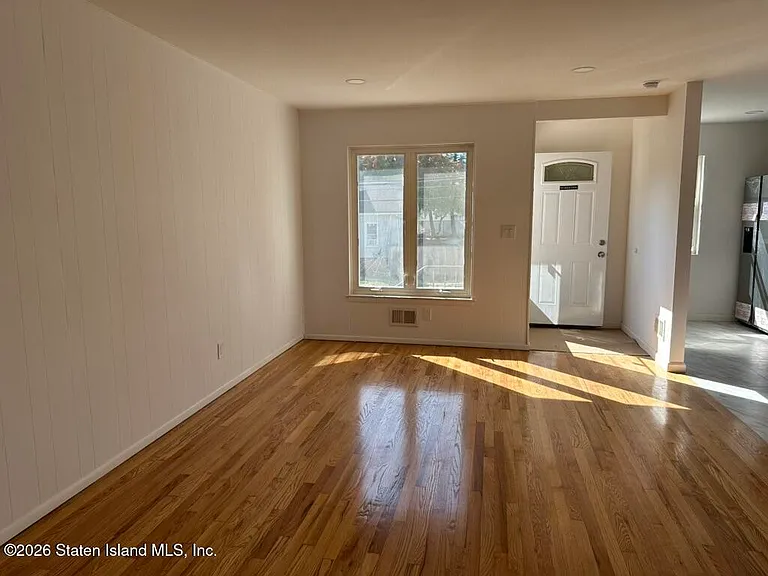 221 Midland Ave — Photo 3