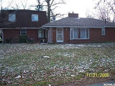2nd image of 530 E 45th St
