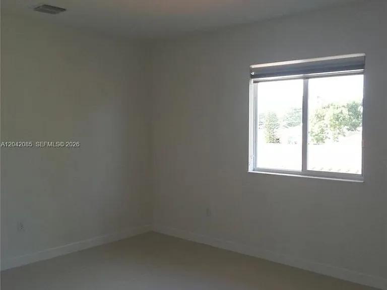 1029 SW 11th Ave — Photo 11