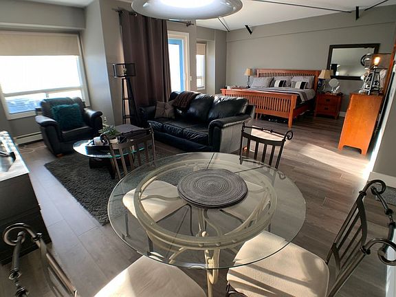 4th image of 8026 Franklin Ave #304