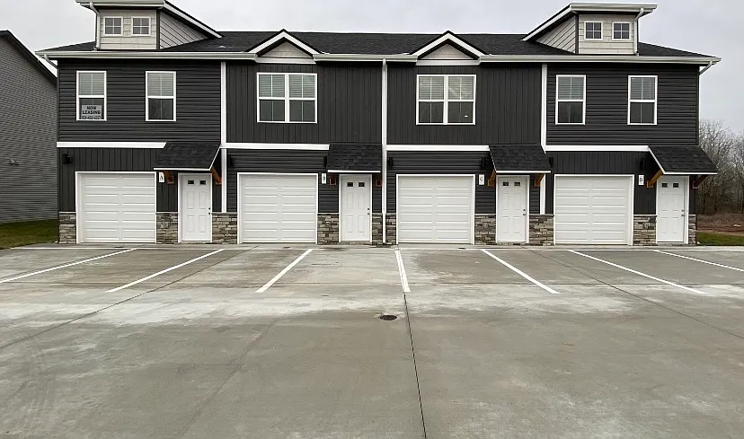 1023 Glenkirk Drive - A — Photo 1