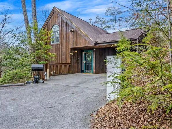605 Falcon Ct, Gatlinburg, TN 37738