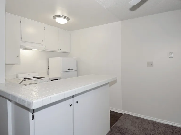 The Ray Apartments — Photo 28