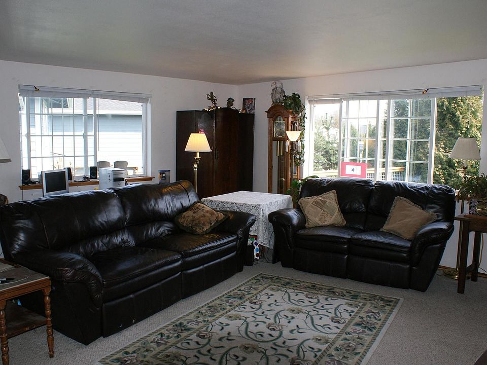 2nd image of 1442 Rainier Ct