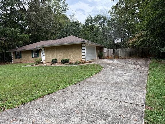 2nd image of 201 Oakmont Dr
