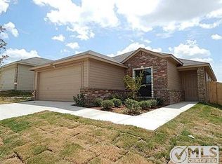 1311 Falcon Dr, Grand Prairie, TX 75051