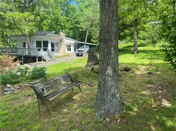 22 Killarney Dr, Ironton, MO 63650