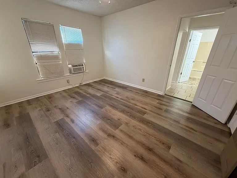 614 Sunset Dr — Photo 3