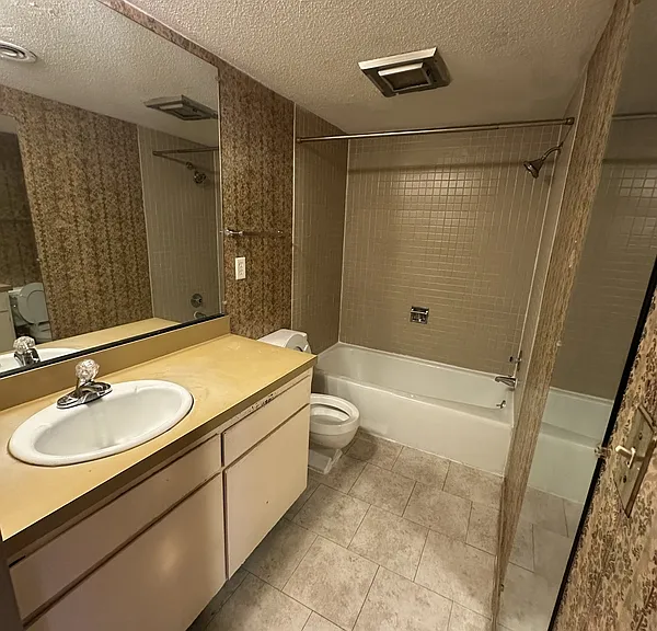 1855 Poplar Woods Cir W #1-303 — Photo 3