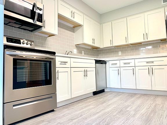 3rd image of 118 Marcy St #1004