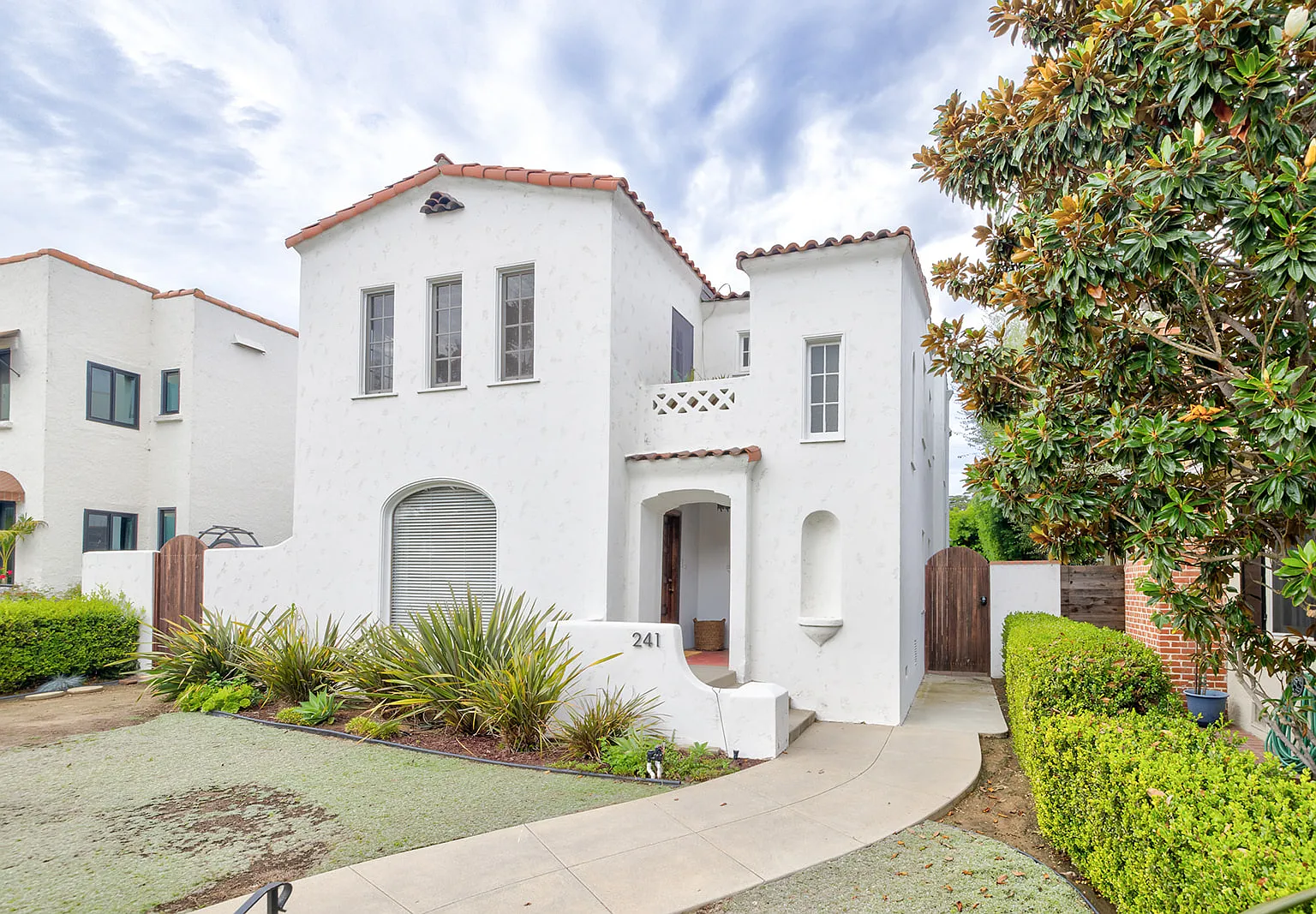 3 bed, $3,850 — Photo 1