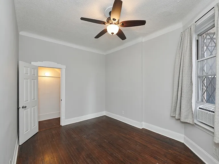 618 E 50th Pl #1 — Photo 8