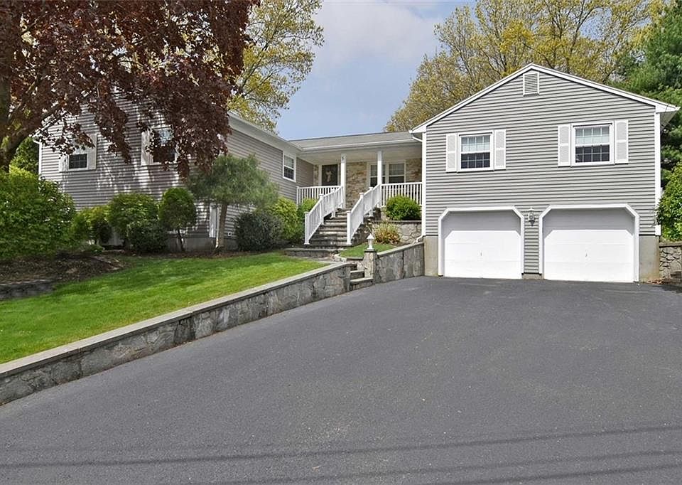 1st image of 5 Heritage Cir
