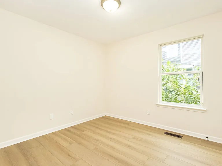 2517 Chamberlain Ave — Photo 13