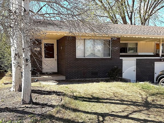3rd image of 1301-1303 Cypress Dr