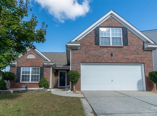 9718 Hollystone Ln, Charlotte, NC 28215