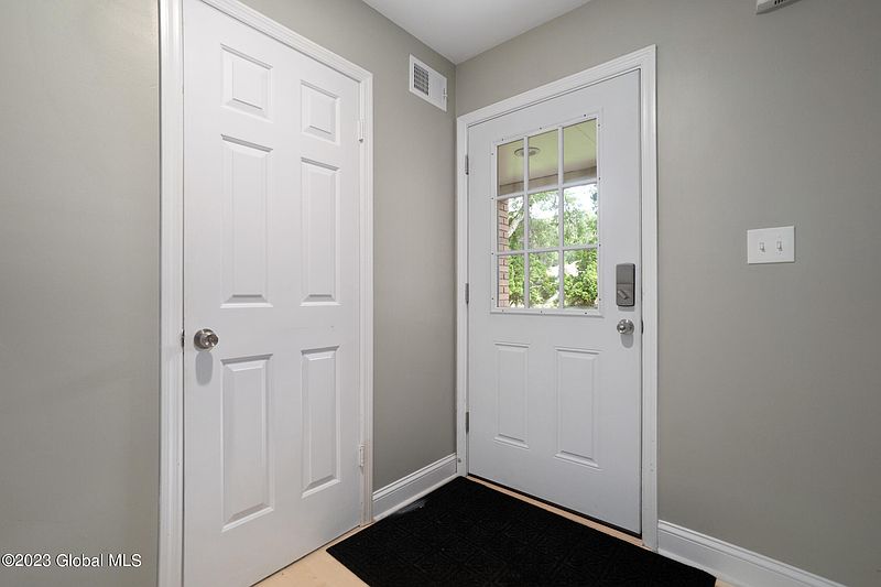 4th image of 3027 Squire Boulevard