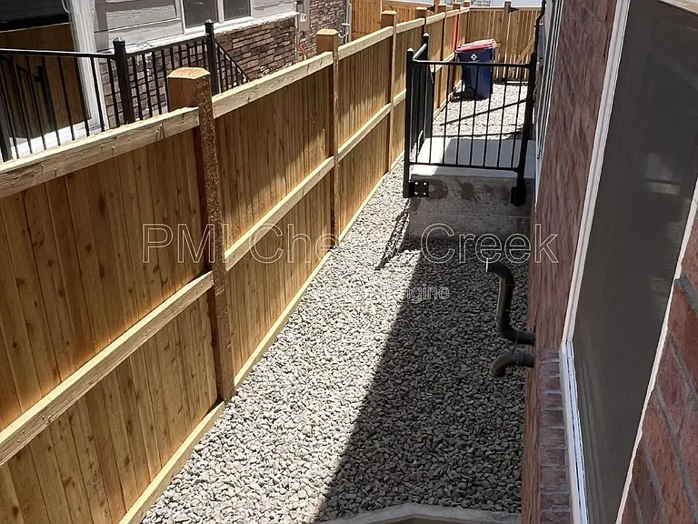 741 N Tempe St — Photo 38