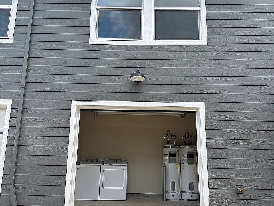 Building Photo 3