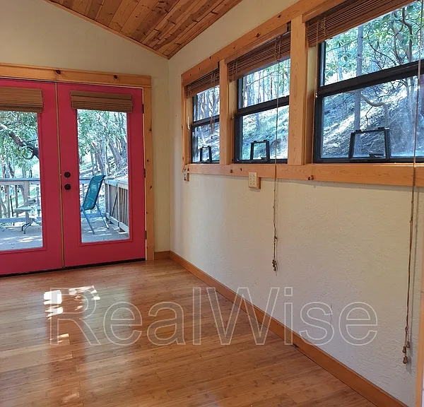 1711 Apache Dr — Photo 8