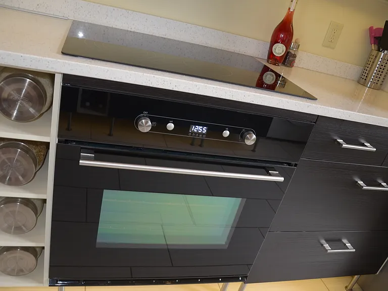 CASE 101 Kitchen B
