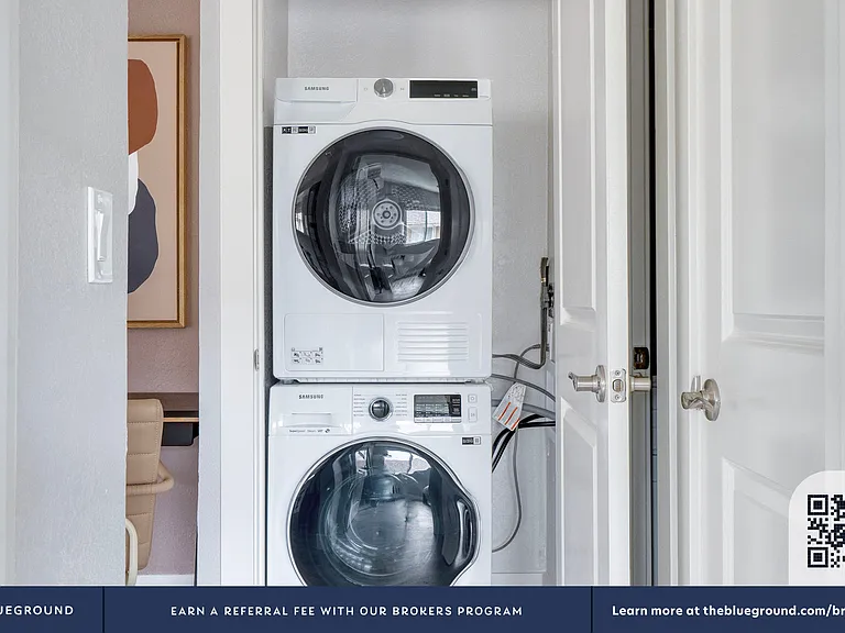 Washer/Dryer in Apartment