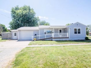 1801 15th St, Viola, IL 61486