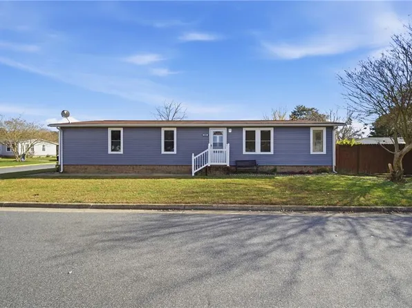 1097 Whales Run Ct, Virginia Beach, VA 23454