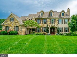 8 Penn Dr, West Chester, PA 19382