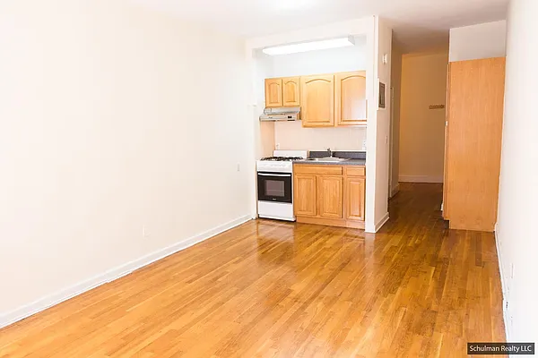 Sold by Schulman Realty LLC | media 7