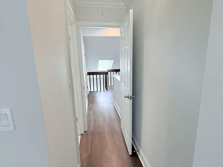 2289 Bedford St #D13 — Photo 25