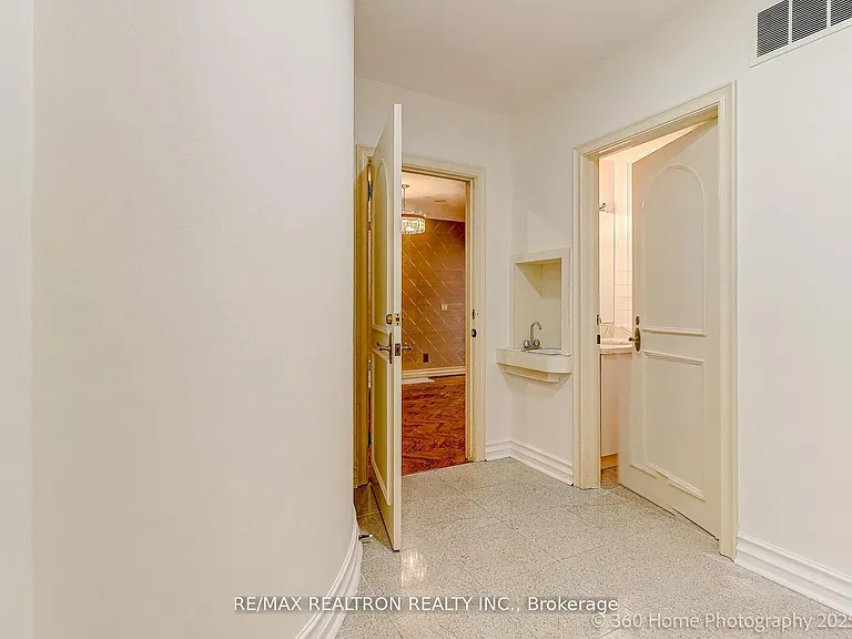 29 Sultana Ave — Photo 13