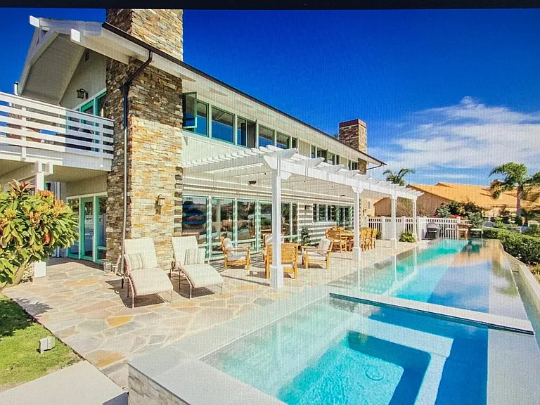 10 person jacuzzi
