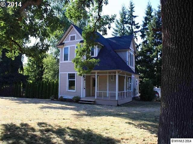 1st image of 1067 Oak St
